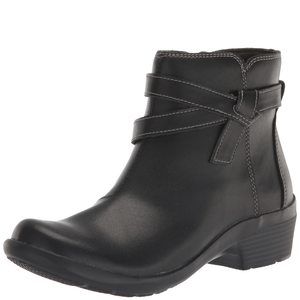 Clarks Women's Angie Spice Ankle Boot, Black Leather, 8.5